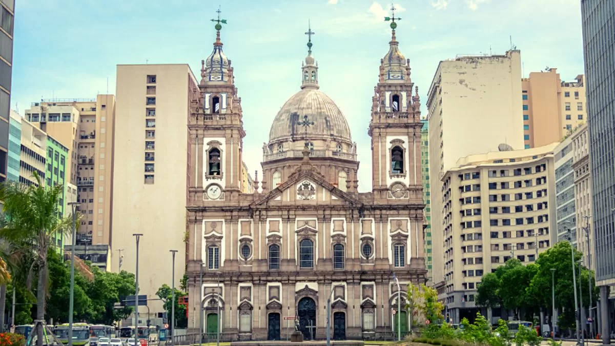 7 Roteiros Históricos para Explorar Igrejas e Monumentos no Centro do Rio